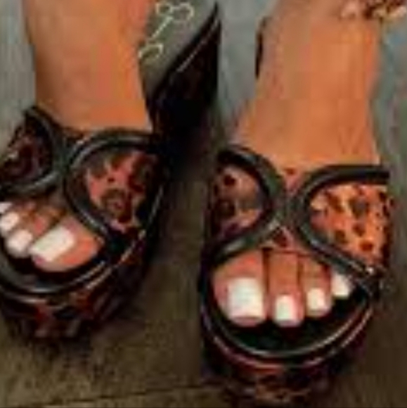 BRAND NEW JESSICA PLATFORM LEOPARD-PRINT WEDGE SANDALS - Picture 1 of 16